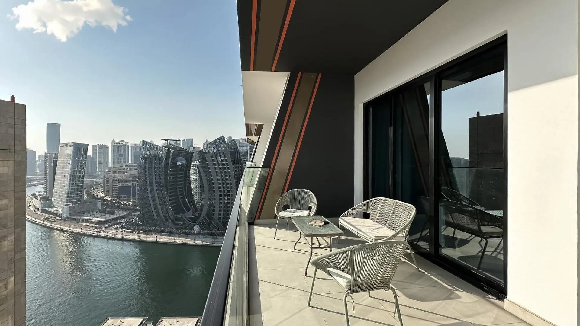 Lägenhet Trophy Sunny Honey Suite Canal View & Infinty Pool Dubai