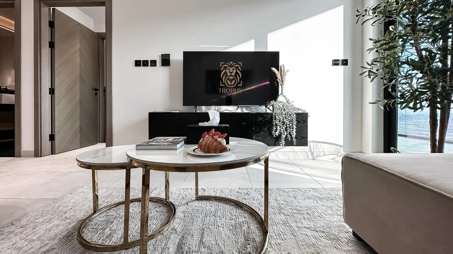 Trophy Sunny Honey Suite Canal View & Infinty Pool Dubai Apartment